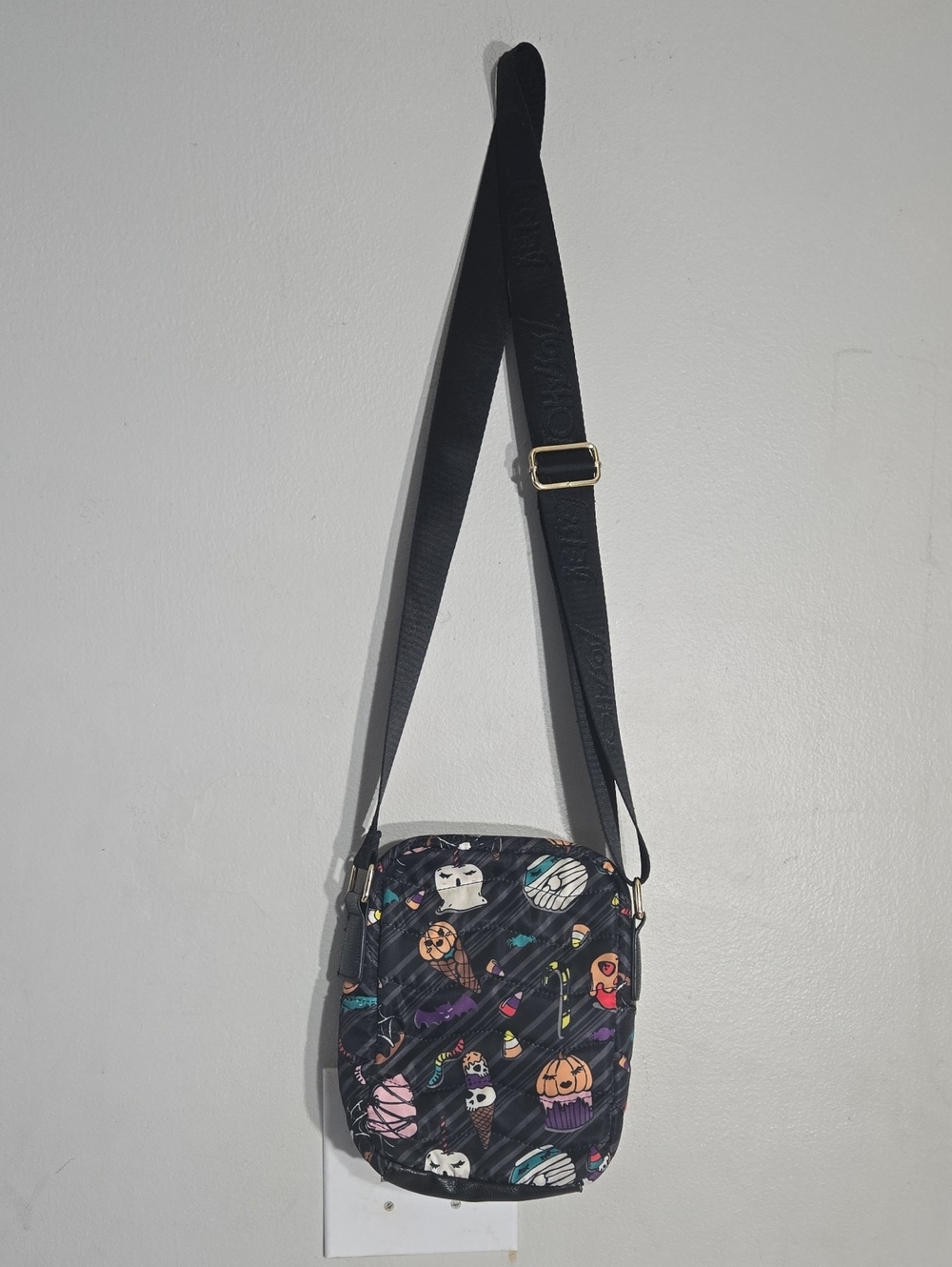 Betsey Johnson Halloween Treats Quilted Nylon Crossbody Bag Spooky Playful EUC - Picture 4 of 8